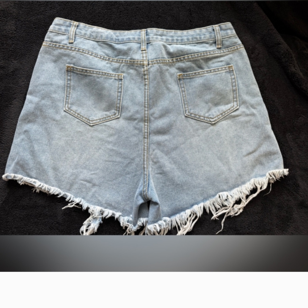 SHEIN Curvy Denim Shorts Bundle - Picture 8 of 9